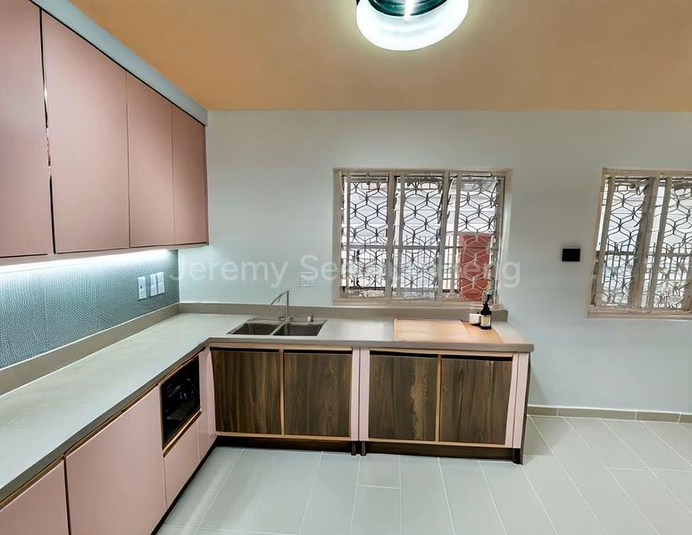 6 Bed Corner Terrace (Landed) for Sale in  Fortuna Gardens - Image 7